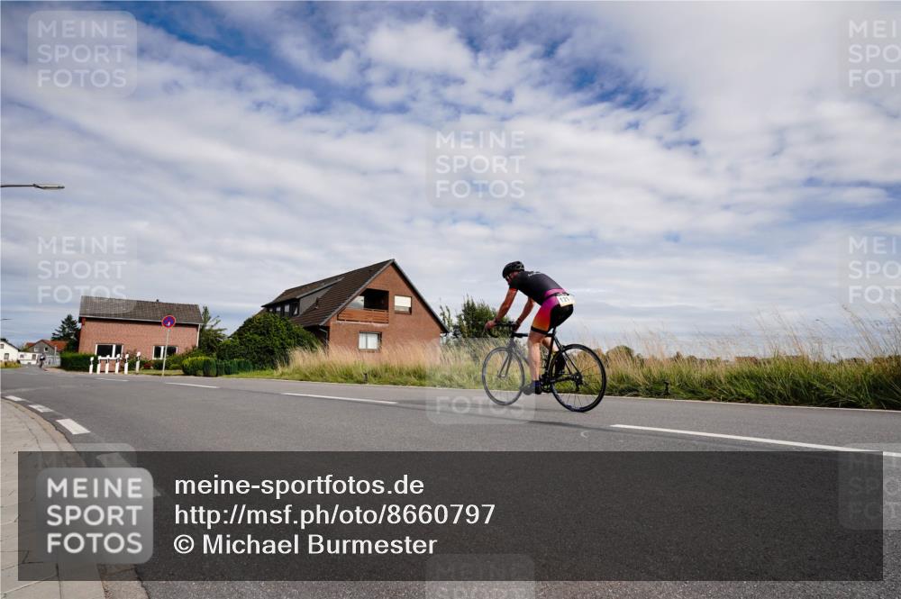 31.08.2025 - Elbe Triathlon Hamburg Michael Burmester http://msf.ph/oto/8660797 31.08.2025 15:37:14 Radfahren  meine-sportfotos.de