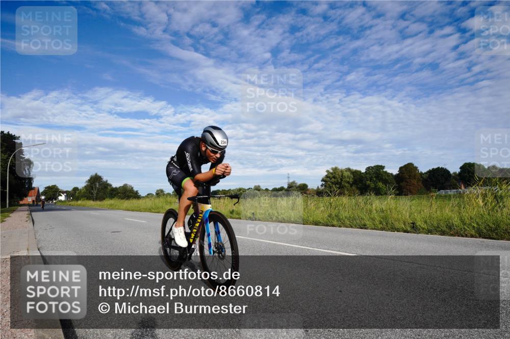 31.08.2025 - Elbe Triathlon Hamburg Michael Burmester http://msf.ph/oto/8660814 31.08.2025 08:56:28 Radfahren 199, 234, 260, 373 meine-sportfotos.de