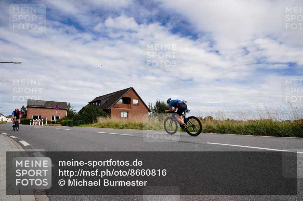 31.08.2025 - Elbe Triathlon Hamburg Michael Burmester http://msf.ph/oto/8660816 31.08.2025 15:38:30 Radfahren  meine-sportfotos.de