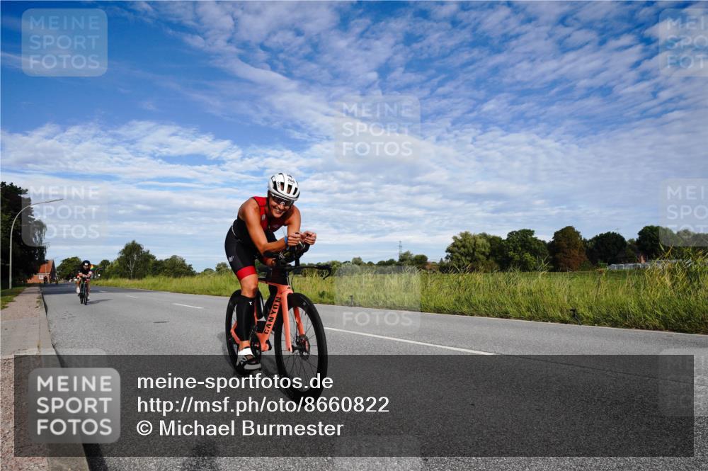 31.08.2025 - Elbe Triathlon Hamburg Michael Burmester http://msf.ph/oto/8660822 31.08.2025 08:56:36 Radfahren 181, 260, 267, 373 meine-sportfotos.de