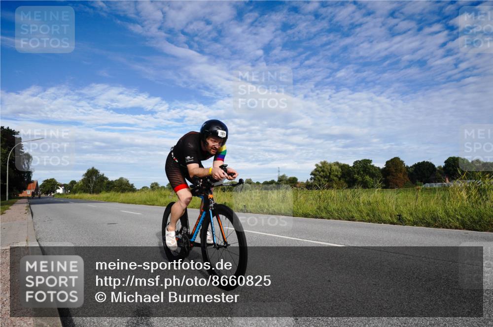 31.08.2025 - Elbe Triathlon Hamburg Michael Burmester http://msf.ph/oto/8660825 31.08.2025 08:56:37 Radfahren 181, 260, 267, 318 meine-sportfotos.de