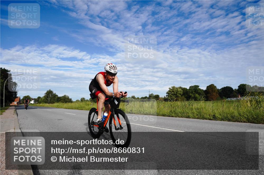 31.08.2025 - Elbe Triathlon Hamburg Michael Burmester http://msf.ph/oto/8660831 31.08.2025 08:56:48 Radfahren 195, 286, 321, 334 meine-sportfotos.de