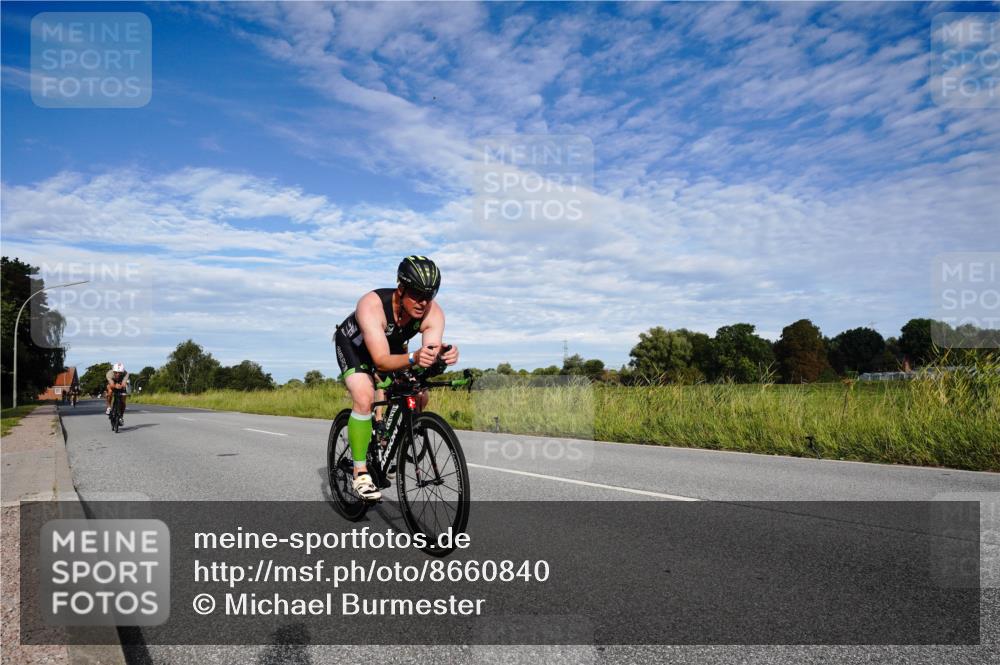 31.08.2025 - Elbe Triathlon Hamburg Michael Burmester http://msf.ph/oto/8660840 31.08.2025 08:57:07 Radfahren 177, 198, 298, 311 meine-sportfotos.de