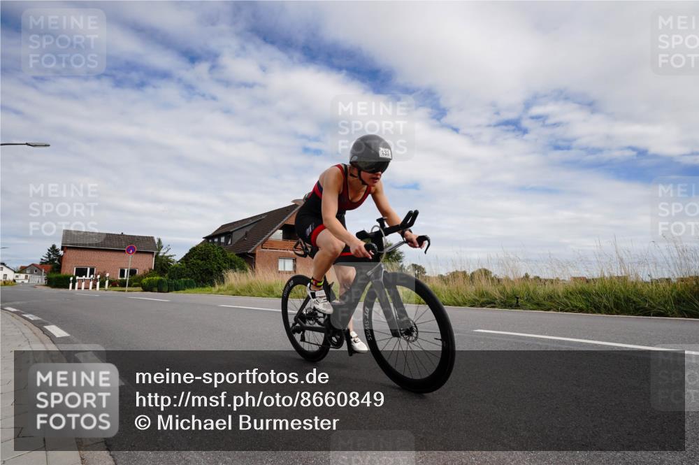 31.08.2025 - Elbe Triathlon Hamburg Michael Burmester http://msf.ph/oto/8660849 31.08.2025 15:40:12 Radfahren  meine-sportfotos.de