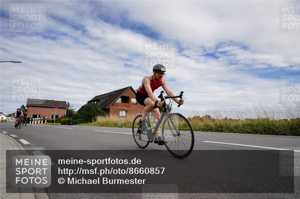 31.08.2025 - Elbe Triathlon Hamburg Michael Burmester http://msf.ph/oto/8660857 31.08.2025 15:40:55 Radfahren  meine-sportfotos.de