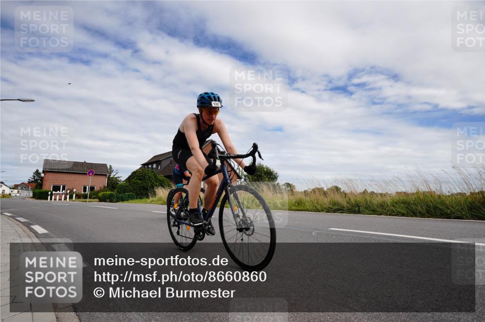 31.08.2025 - Elbe Triathlon Hamburg Michael Burmester http://msf.ph/oto/8660860 31.08.2025 15:40:57 Radfahren  meine-sportfotos.de