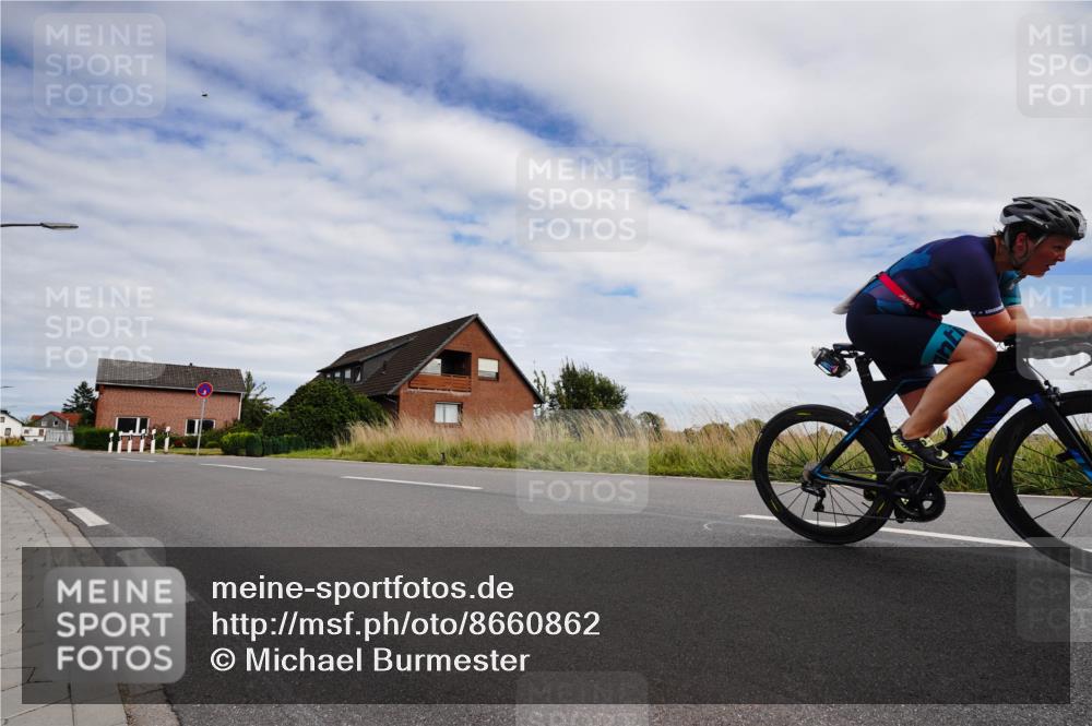 31.08.2025 - Elbe Triathlon Hamburg Michael Burmester http://msf.ph/oto/8660862 31.08.2025 15:40:58 Radfahren  meine-sportfotos.de