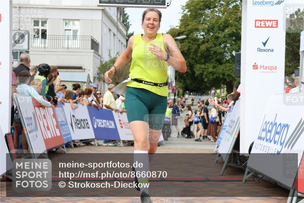 31.08.2025 - 21. Blankeneser Heldenlauf Strokosch-Dieckow http://msf.ph/oto/8660870 31.08.2025 11:29:08 Ziel 3215 meine-sportfotos.de