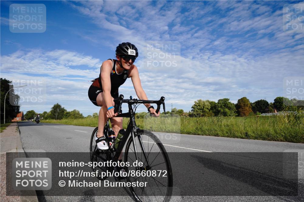 31.08.2025 - Elbe Triathlon Hamburg Michael Burmester http://msf.ph/oto/8660872 31.08.2025 08:57:43 Radfahren 261, 266, 324, 368 meine-sportfotos.de