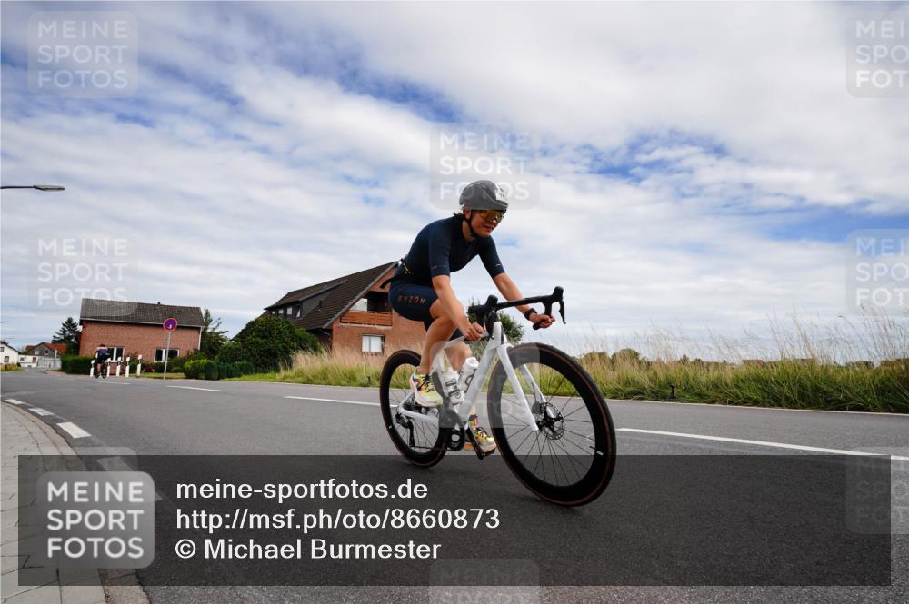 31.08.2025 - Elbe Triathlon Hamburg Michael Burmester http://msf.ph/oto/8660873 31.08.2025 15:41:35 Radfahren  meine-sportfotos.de