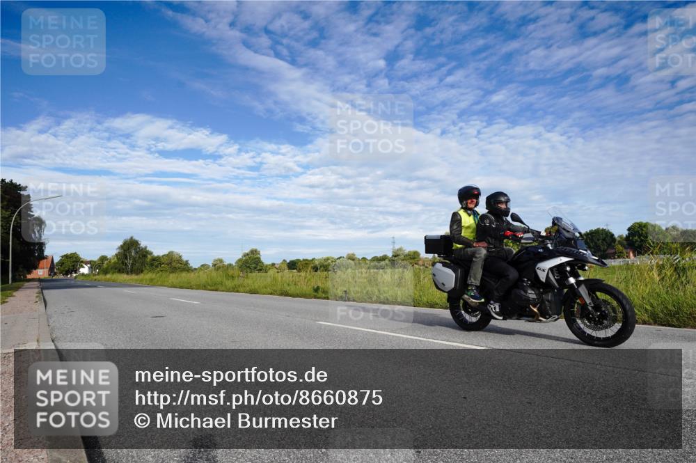 31.08.2025 - Elbe Triathlon Hamburg Michael Burmester http://msf.ph/oto/8660875 31.08.2025 08:57:47 Radfahren  meine-sportfotos.de