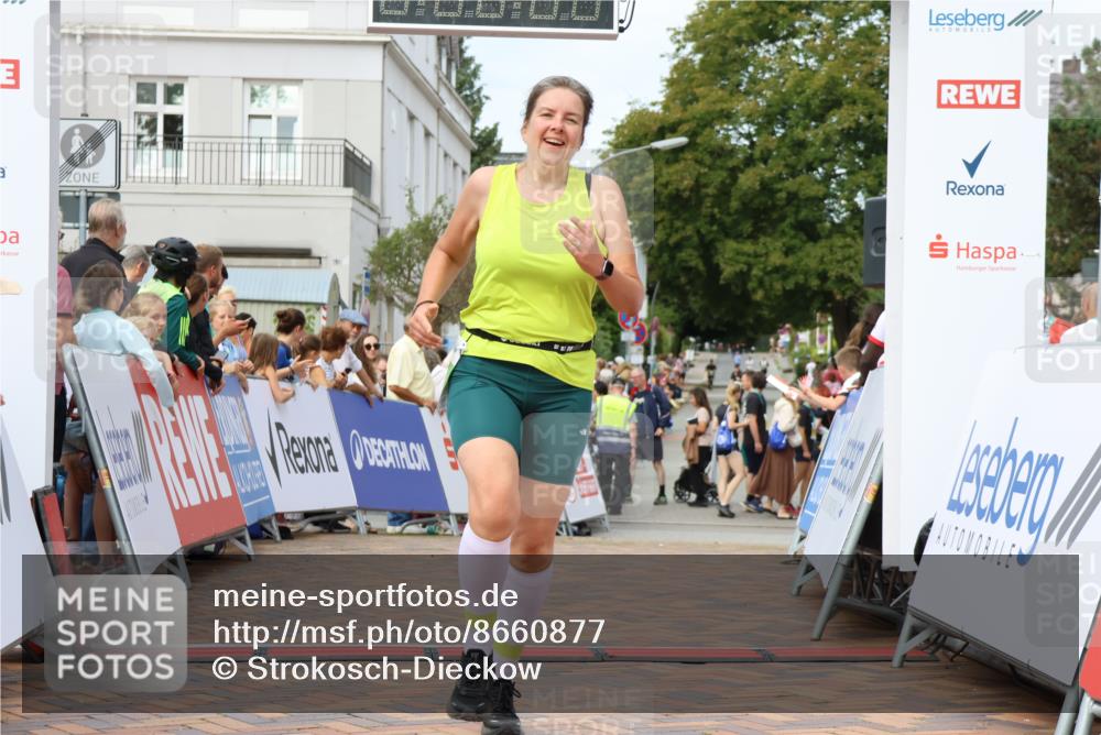 31.08.2025 - 21. Blankeneser Heldenlauf Strokosch-Dieckow http://msf.ph/oto/8660877 31.08.2025 11:29:08 Ziel 3215 meine-sportfotos.de