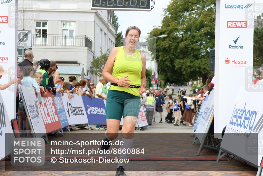 31.08.2025 - 21. Blankeneser Heldenlauf Strokosch-Dieckow http://msf.ph/oto/8660884 31.08.2025 11:29:07 Ziel 3215 meine-sportfotos.de