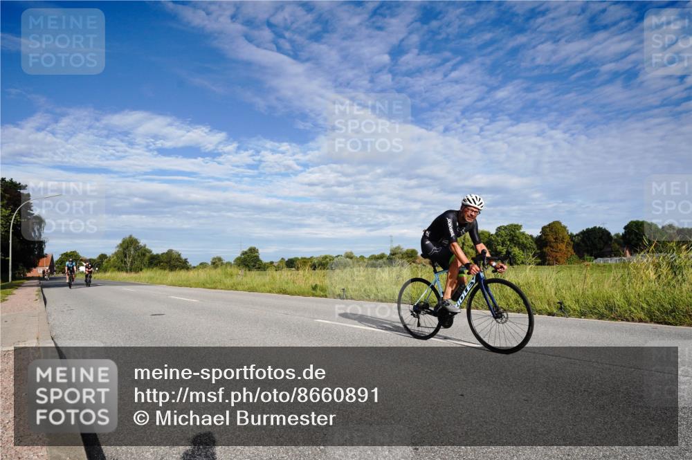 31.08.2025 - Elbe Triathlon Hamburg Michael Burmester http://msf.ph/oto/8660891 31.08.2025 08:58:16 Radfahren 212, 259, 291, 305, 347, 351, 366 meine-sportfotos.de