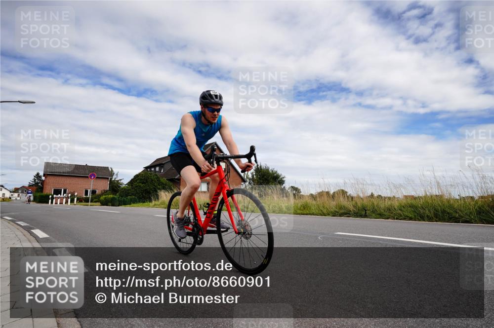 31.08.2025 - Elbe Triathlon Hamburg Michael Burmester http://msf.ph/oto/8660901 31.08.2025 15:44:02 Radfahren  meine-sportfotos.de
