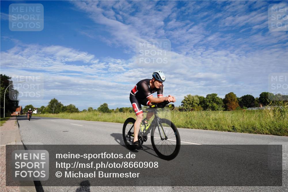 31.08.2025 - Elbe Triathlon Hamburg Michael Burmester http://msf.ph/oto/8660908 31.08.2025 08:58:33 Radfahren 206, 239, 268, 341 meine-sportfotos.de