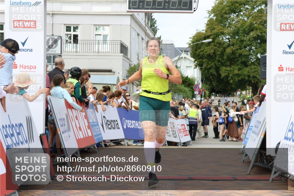 31.08.2025 - 21. Blankeneser Heldenlauf Strokosch-Dieckow http://msf.ph/oto/8660910 31.08.2025 11:29:07 Ziel 3215 meine-sportfotos.de