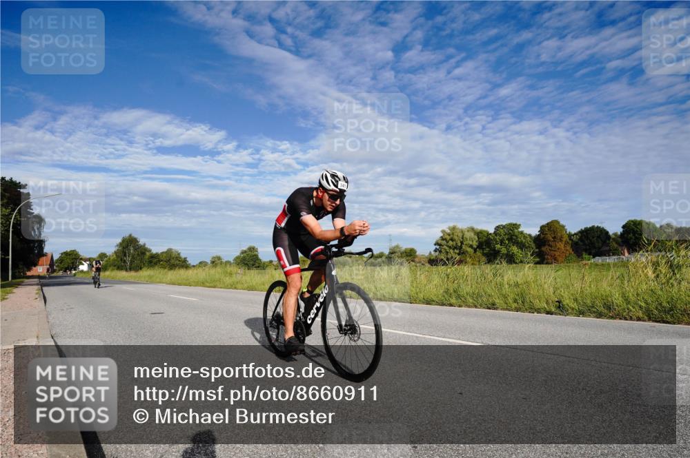 31.08.2025 - Elbe Triathlon Hamburg Michael Burmester http://msf.ph/oto/8660911 31.08.2025 08:58:35 Radfahren 206, 239, 287, 341 meine-sportfotos.de
