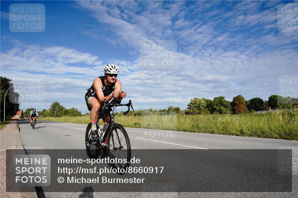 31.08.2025 - Elbe Triathlon Hamburg Michael Burmester http://msf.ph/oto/8660917 31.08.2025 08:58:51 Radfahren 179, 280, 316, 360 meine-sportfotos.de