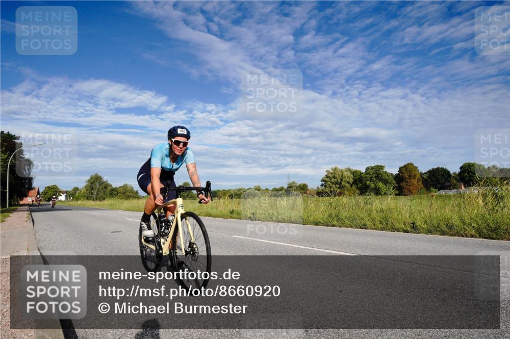 31.08.2025 - Elbe Triathlon Hamburg Michael Burmester http://msf.ph/oto/8660920 31.08.2025 08:58:53 Radfahren 179, 280, 316, 360 meine-sportfotos.de