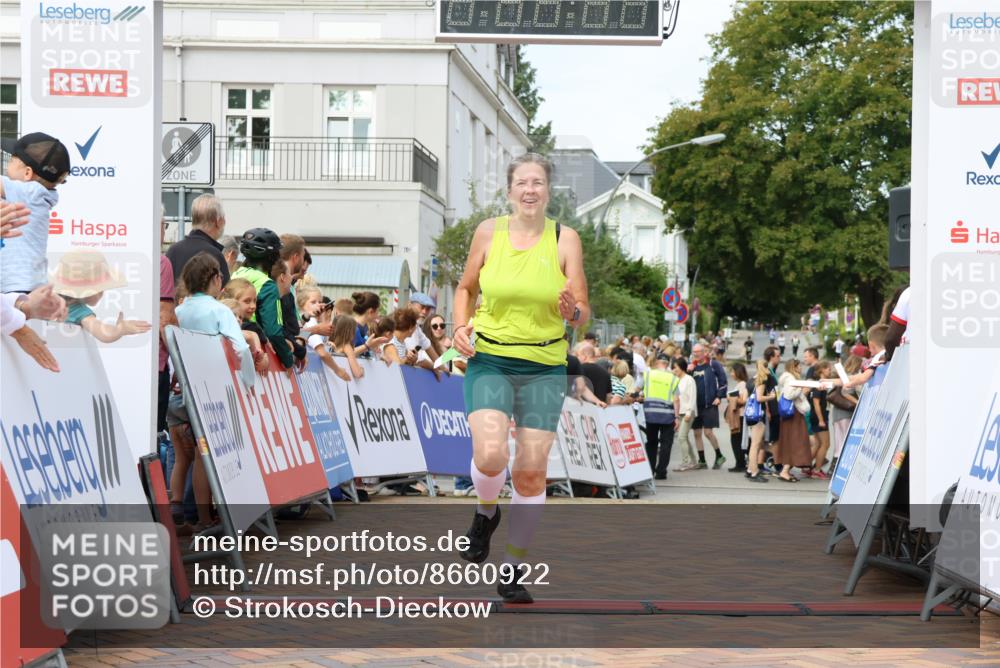31.08.2025 - 21. Blankeneser Heldenlauf Strokosch-Dieckow http://msf.ph/oto/8660922 31.08.2025 11:29:07 Ziel 3215 meine-sportfotos.de