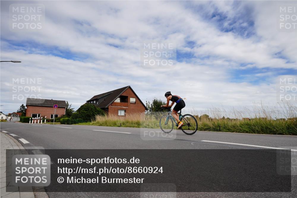 31.08.2025 - Elbe Triathlon Hamburg Michael Burmester http://msf.ph/oto/8660924 31.08.2025 15:45:29 Radfahren  meine-sportfotos.de