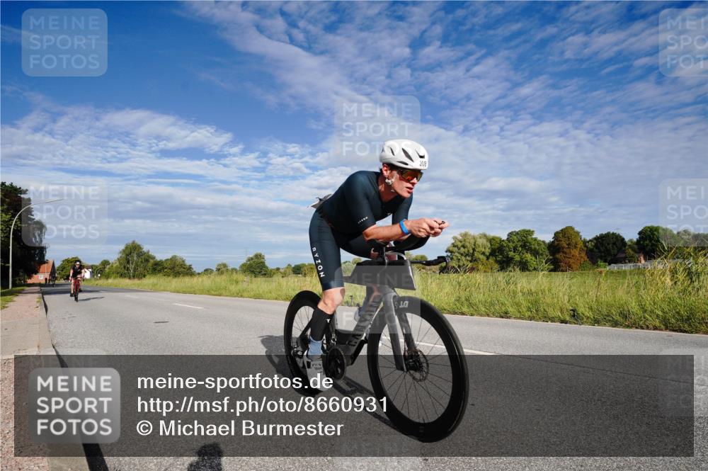 31.08.2025 - Elbe Triathlon Hamburg Michael Burmester http://msf.ph/oto/8660931 31.08.2025 08:59:03 Radfahren 282, 299, 308, 353 meine-sportfotos.de