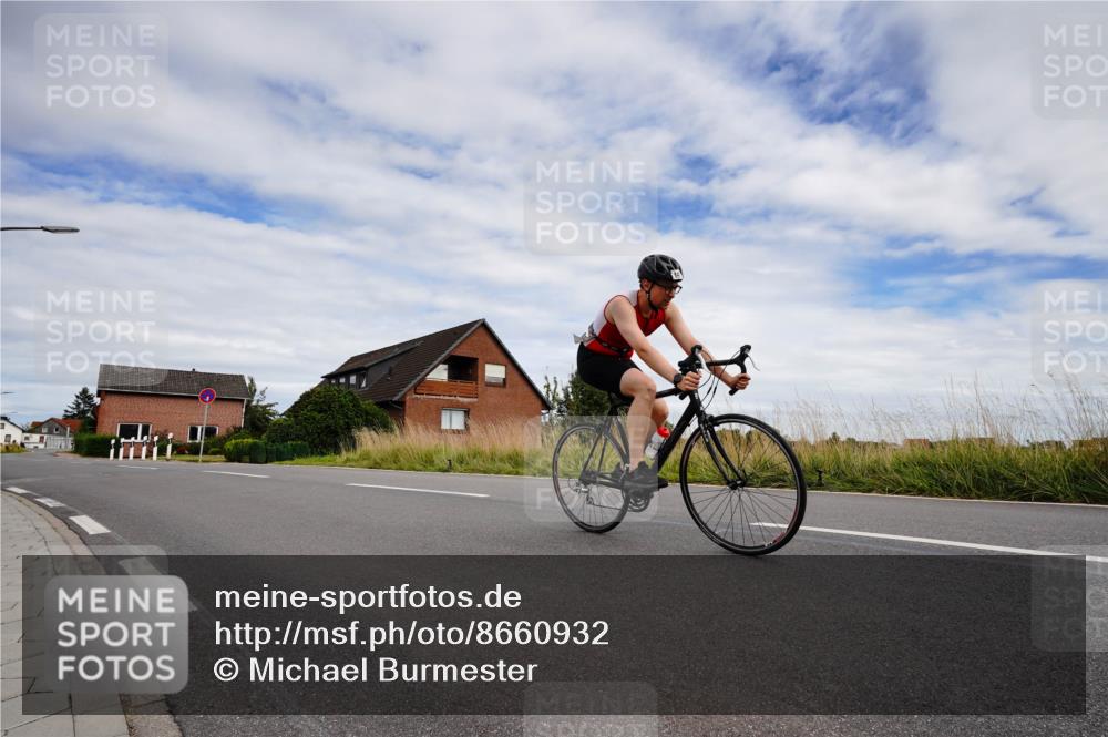 31.08.2025 - Elbe Triathlon Hamburg Michael Burmester http://msf.ph/oto/8660932 31.08.2025 15:45:48 Radfahren  meine-sportfotos.de