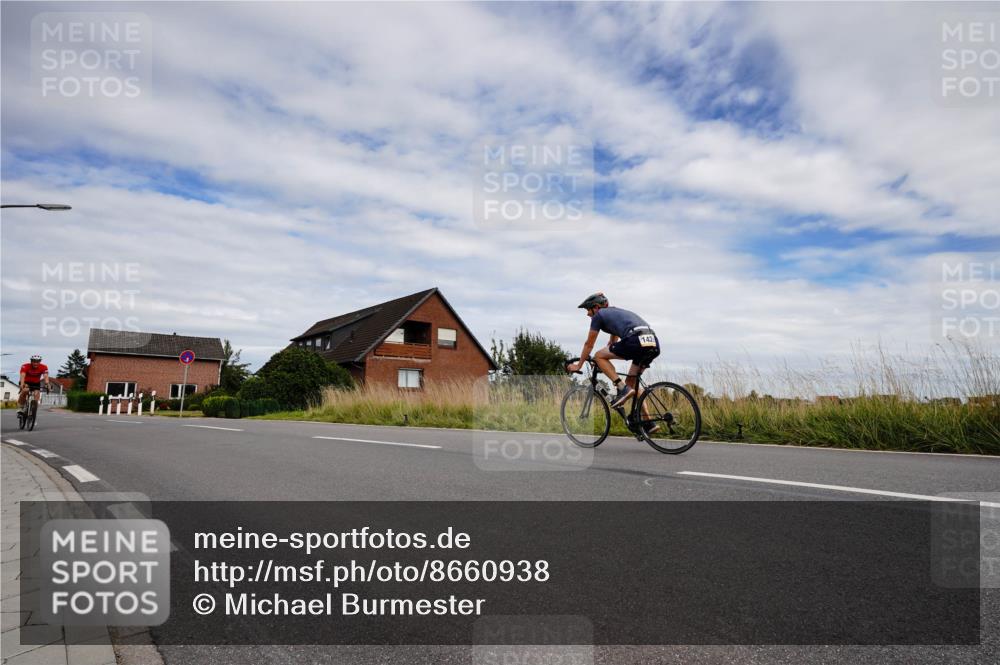 31.08.2025 - Elbe Triathlon Hamburg Michael Burmester http://msf.ph/oto/8660938 31.08.2025 15:46:38 Radfahren  meine-sportfotos.de