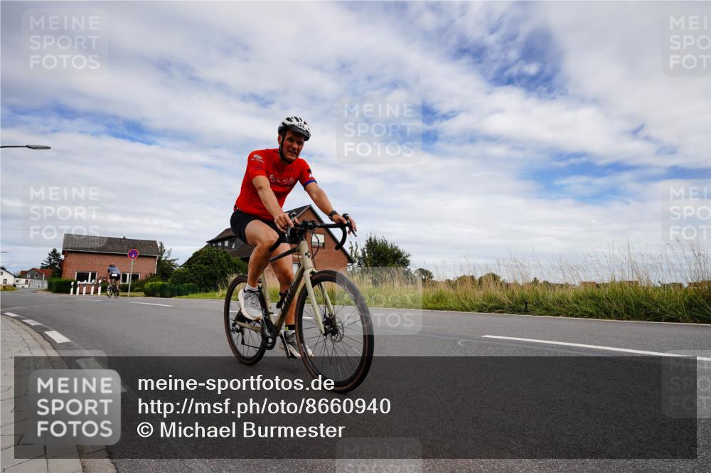 31.08.2025 - Elbe Triathlon Hamburg Michael Burmester http://msf.ph/oto/8660940 31.08.2025 15:46:40 Radfahren  meine-sportfotos.de