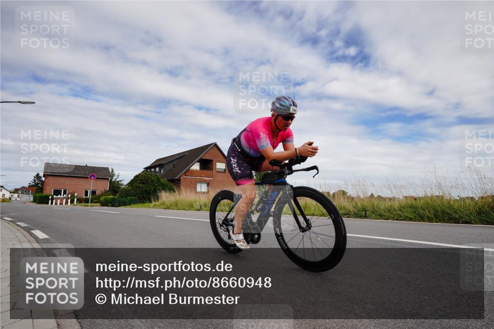 31.08.2025 - Elbe Triathlon Hamburg Michael Burmester http://msf.ph/oto/8660948 31.08.2025 15:47:17 Radfahren  meine-sportfotos.de