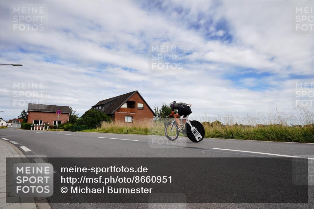 31.08.2025 - Elbe Triathlon Hamburg Michael Burmester http://msf.ph/oto/8660951 31.08.2025 15:47:28 Radfahren  meine-sportfotos.de