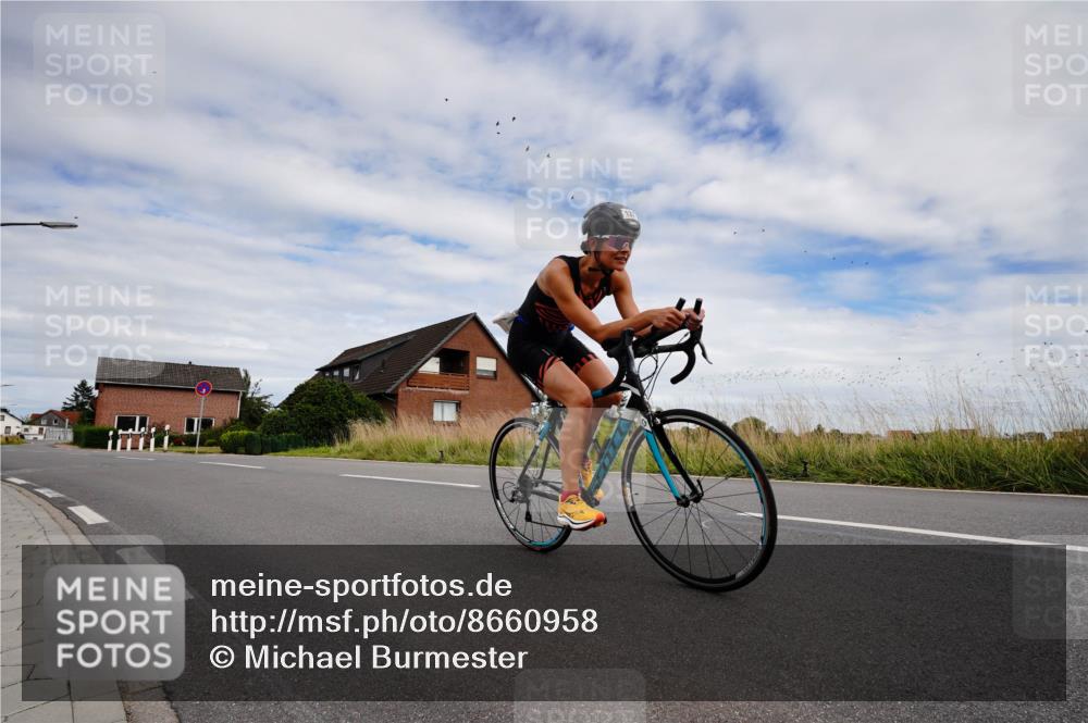31.08.2025 - Elbe Triathlon Hamburg Michael Burmester http://msf.ph/oto/8660958 31.08.2025 15:47:53 Radfahren  meine-sportfotos.de