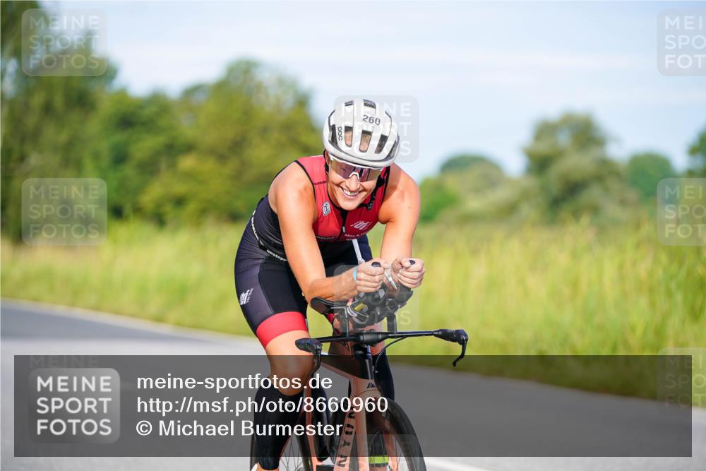 31.08.2025 - Elbe Triathlon Hamburg Michael Burmester http://msf.ph/oto/8660960 31.08.2025 08:56:36 Radfahren 181, 260, 267, 373 meine-sportfotos.de