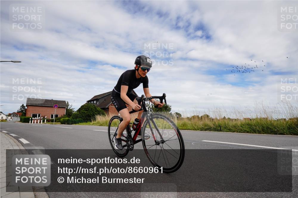 31.08.2025 - Elbe Triathlon Hamburg Michael Burmester http://msf.ph/oto/8660961 31.08.2025 15:48:06 Radfahren  meine-sportfotos.de