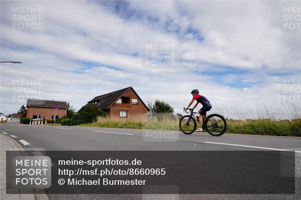 31.08.2025 - Elbe Triathlon Hamburg Michael Burmester http://msf.ph/oto/8660965 31.08.2025 15:48:52 Radfahren  meine-sportfotos.de