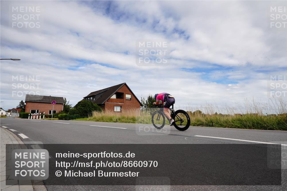 31.08.2025 - Elbe Triathlon Hamburg Michael Burmester http://msf.ph/oto/8660970 31.08.2025 15:49:14 Radfahren  meine-sportfotos.de