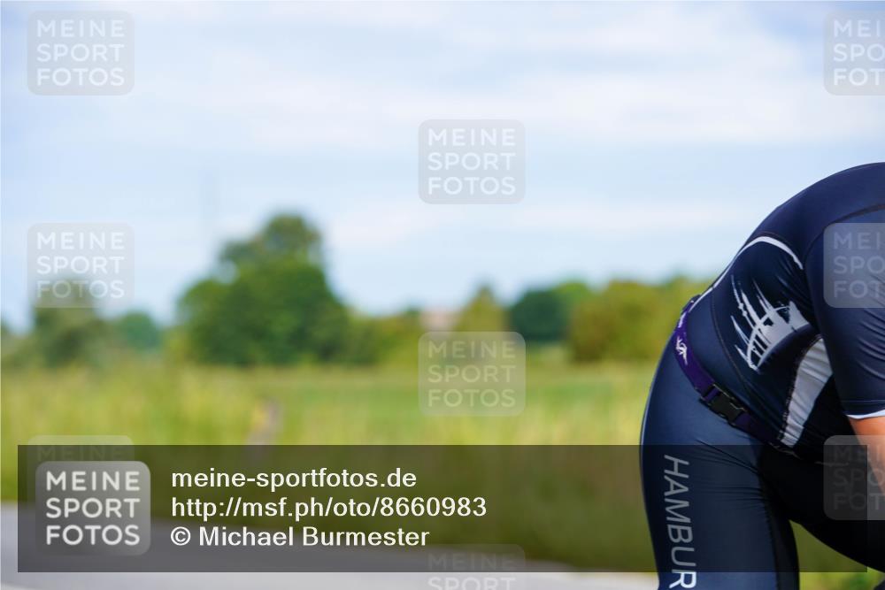 31.08.2025 - Elbe Triathlon Hamburg Michael Burmester http://msf.ph/oto/8660983 31.08.2025 08:56:45 Radfahren 267, 318, 321, 334 meine-sportfotos.de