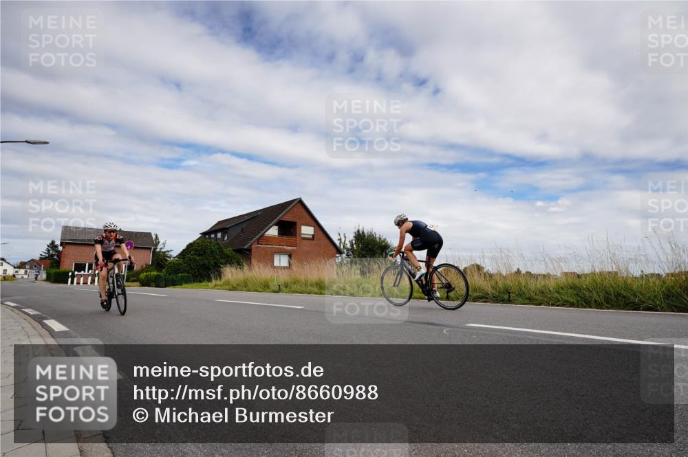 31.08.2025 - Elbe Triathlon Hamburg Michael Burmester http://msf.ph/oto/8660988 31.08.2025 15:49:43 Radfahren  meine-sportfotos.de