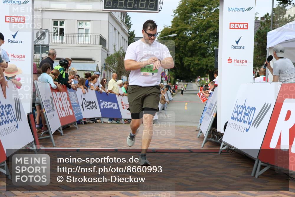31.08.2025 - 21. Blankeneser Heldenlauf Strokosch-Dieckow http://msf.ph/oto/8660993 31.08.2025 11:28:21 Ziel 3449, 3448 meine-sportfotos.de