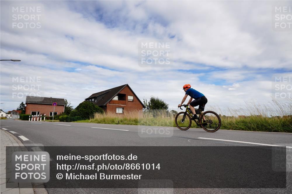 31.08.2025 - Elbe Triathlon Hamburg Michael Burmester http://msf.ph/oto/8661014 31.08.2025 15:50:12 Radfahren  meine-sportfotos.de