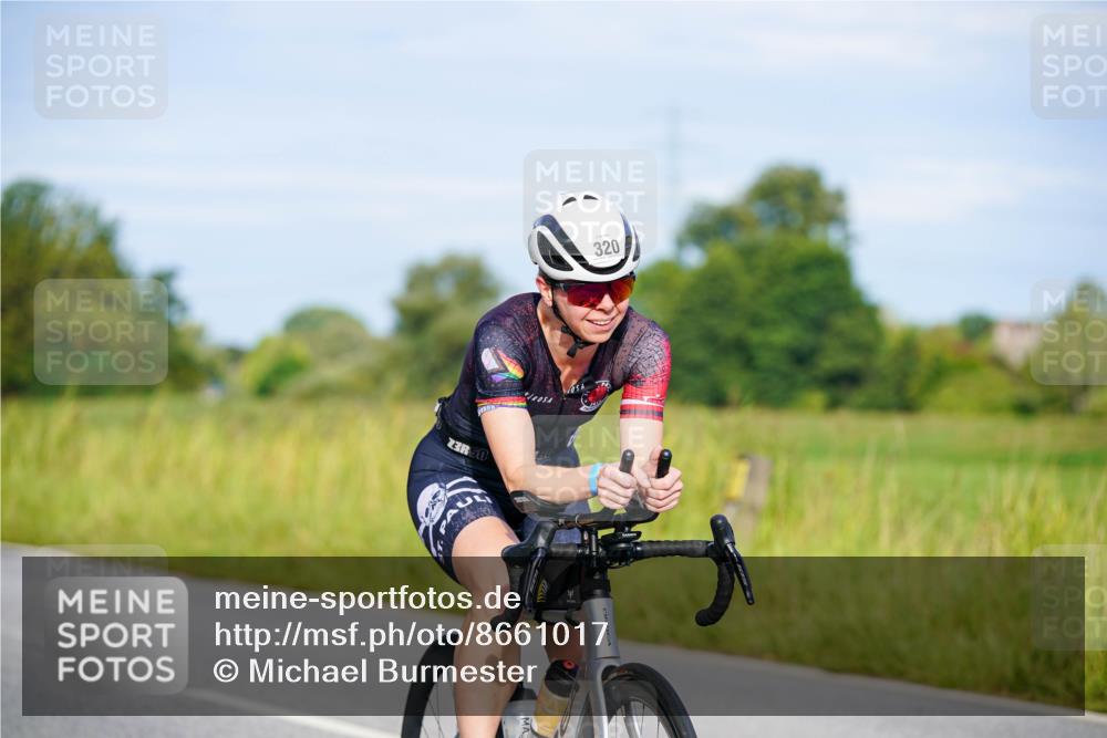 31.08.2025 - Elbe Triathlon Hamburg Michael Burmester http://msf.ph/oto/8661017 31.08.2025 08:56:56 Radfahren 195, 286, 320 meine-sportfotos.de