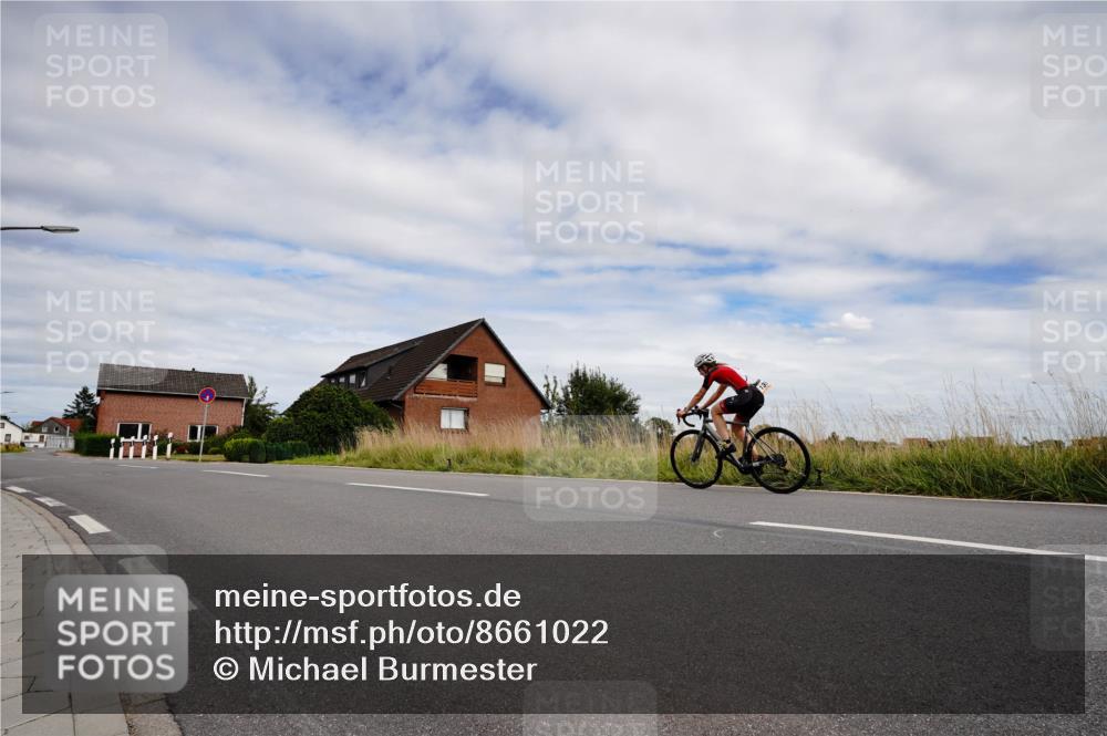31.08.2025 - Elbe Triathlon Hamburg Michael Burmester http://msf.ph/oto/8661022 31.08.2025 15:51:47 Radfahren  meine-sportfotos.de