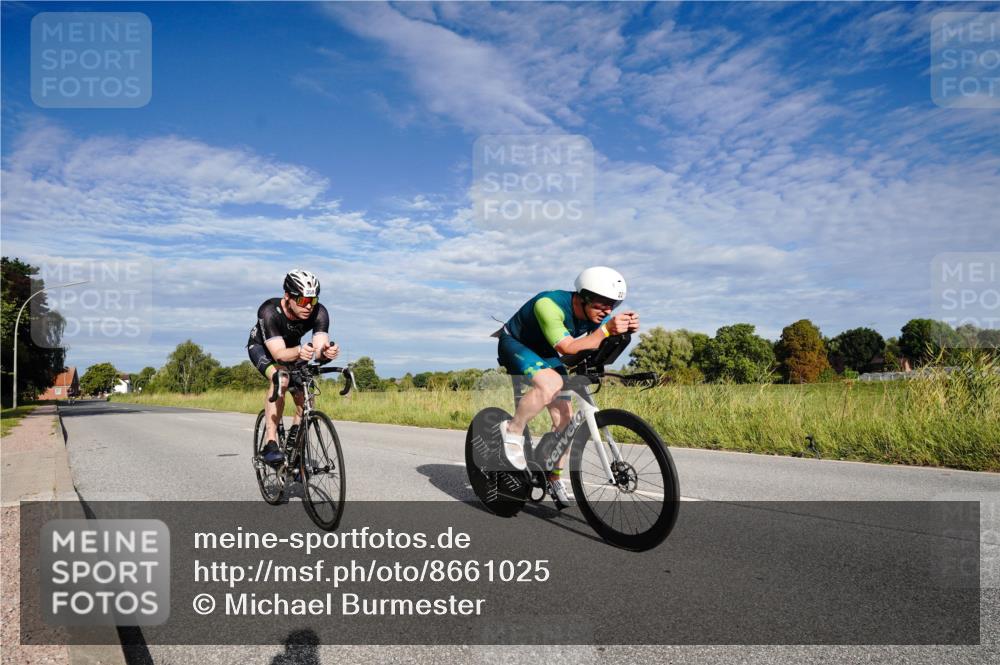 31.08.2025 - Elbe Triathlon Hamburg Michael Burmester http://msf.ph/oto/8661025 31.08.2025 09:01:02 Radfahren 221, 253, 359, 361 meine-sportfotos.de