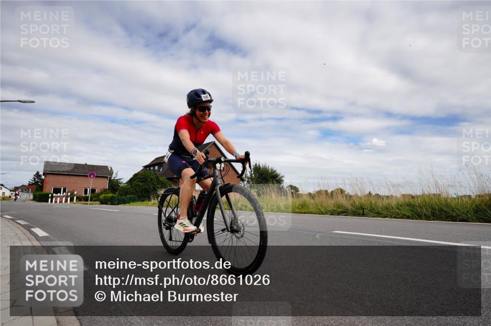 31.08.2025 - Elbe Triathlon Hamburg Michael Burmester http://msf.ph/oto/8661026 31.08.2025 15:51:52 Radfahren  meine-sportfotos.de