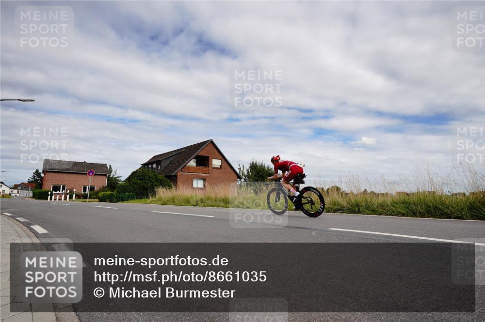 31.08.2025 - Elbe Triathlon Hamburg Michael Burmester http://msf.ph/oto/8661035 31.08.2025 15:52:15 Radfahren  meine-sportfotos.de