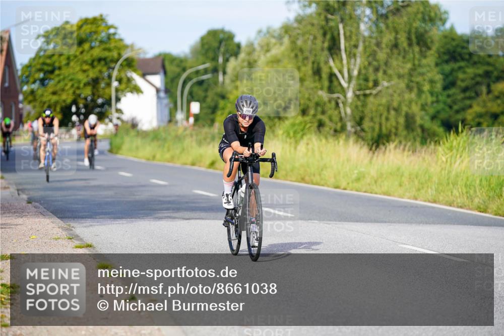 31.08.2025 - Elbe Triathlon Hamburg Michael Burmester http://msf.ph/oto/8661038 31.08.2025 08:57:10 Radfahren 177, 185, 198, 246, 298, 309, 311, 348 meine-sportfotos.de