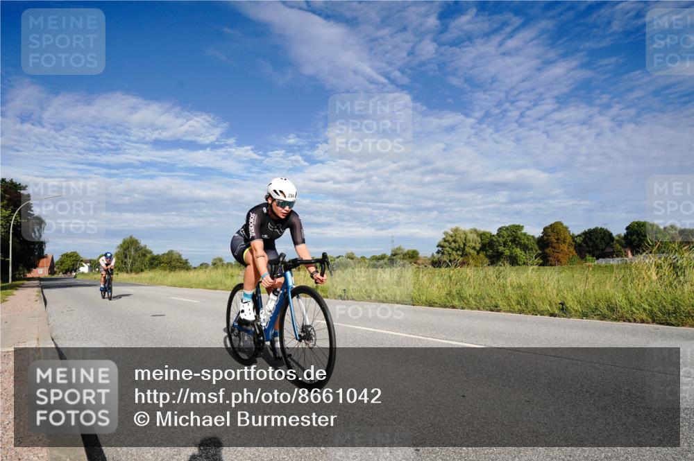 31.08.2025 - Elbe Triathlon Hamburg Michael Burmester http://msf.ph/oto/8661042 31.08.2025 09:01:25 Radfahren 294, 345 meine-sportfotos.de