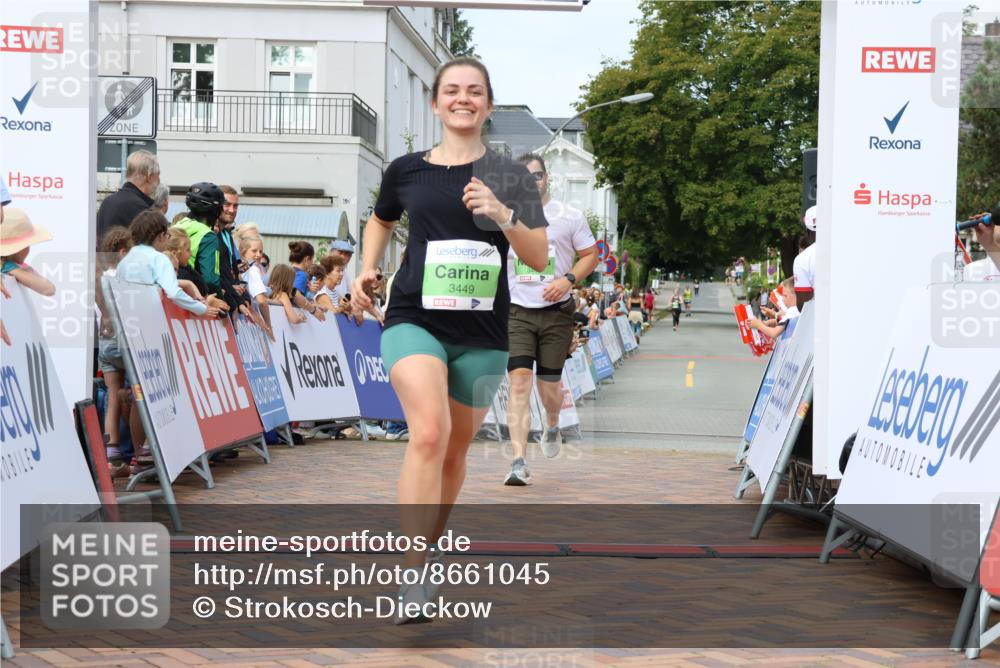 31.08.2025 - 21. Blankeneser Heldenlauf Strokosch-Dieckow http://msf.ph/oto/8661045 31.08.2025 11:28:19 Ziel 3449, 3448 meine-sportfotos.de