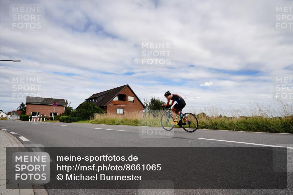 31.08.2025 - Elbe Triathlon Hamburg Michael Burmester http://msf.ph/oto/8661065 31.08.2025 15:54:00 Radfahren  meine-sportfotos.de